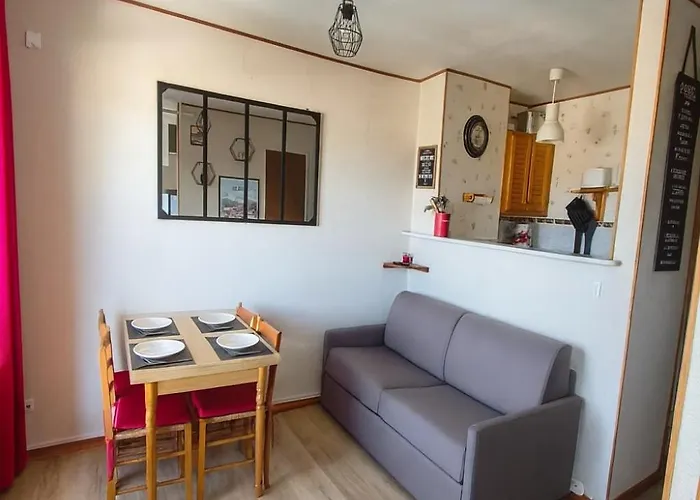 Les Fleches Pieds Des Pistes - Les Angles